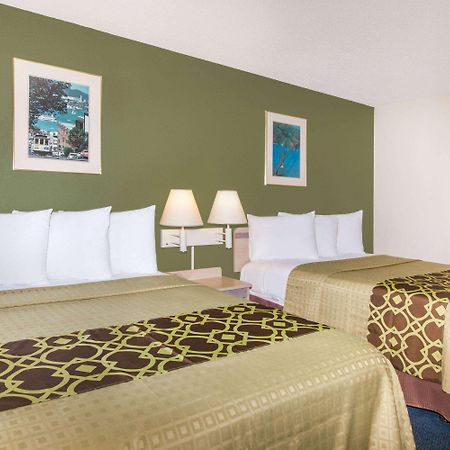 Travelodge By Wyndham Los Banos Ca Экстерьер фото