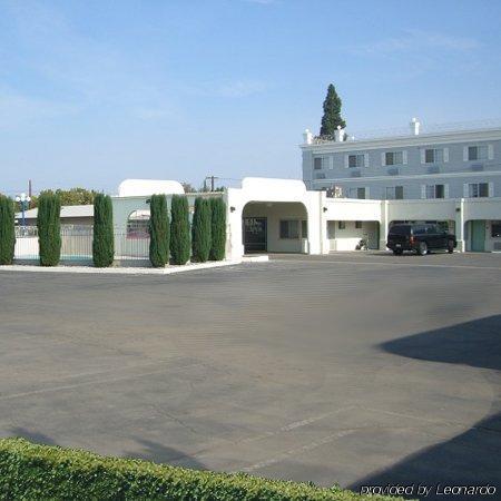 Travelodge By Wyndham Los Banos Ca Экстерьер фото