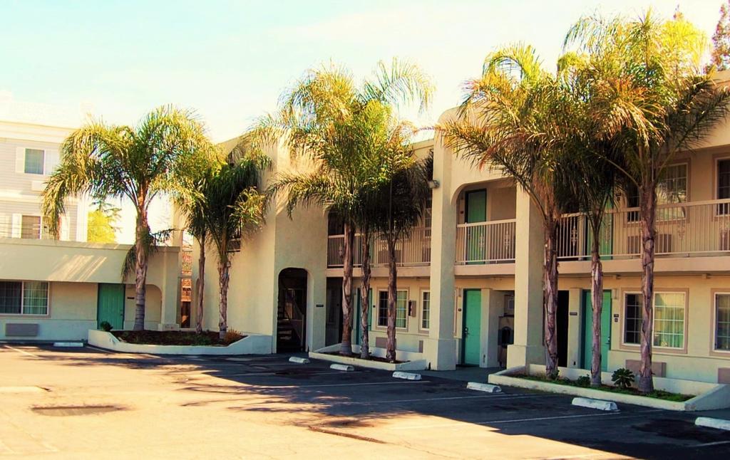 Travelodge By Wyndham Los Banos Ca Экстерьер фото