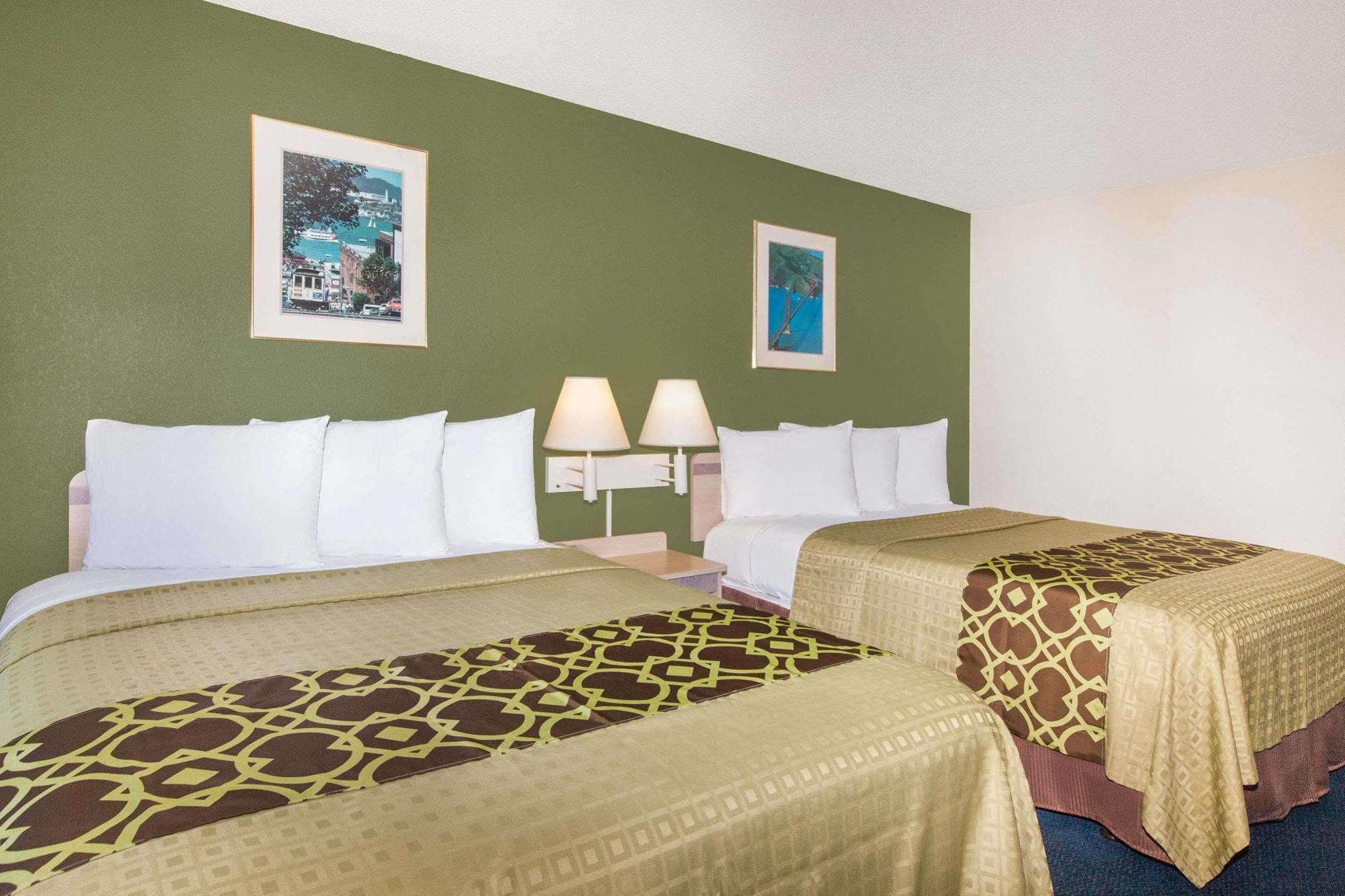 Travelodge By Wyndham Los Banos Ca Экстерьер фото