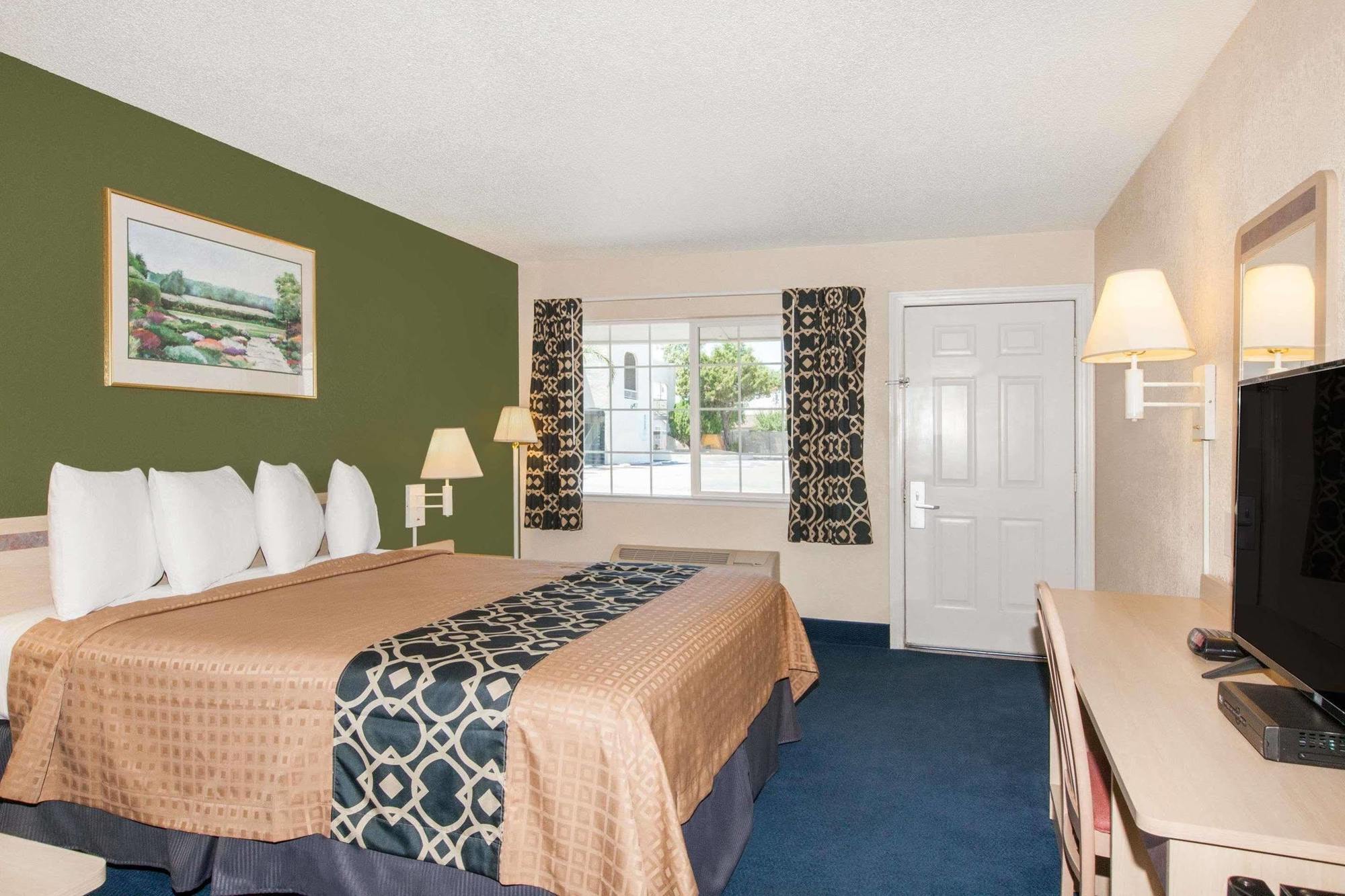 Travelodge By Wyndham Los Banos Ca Экстерьер фото