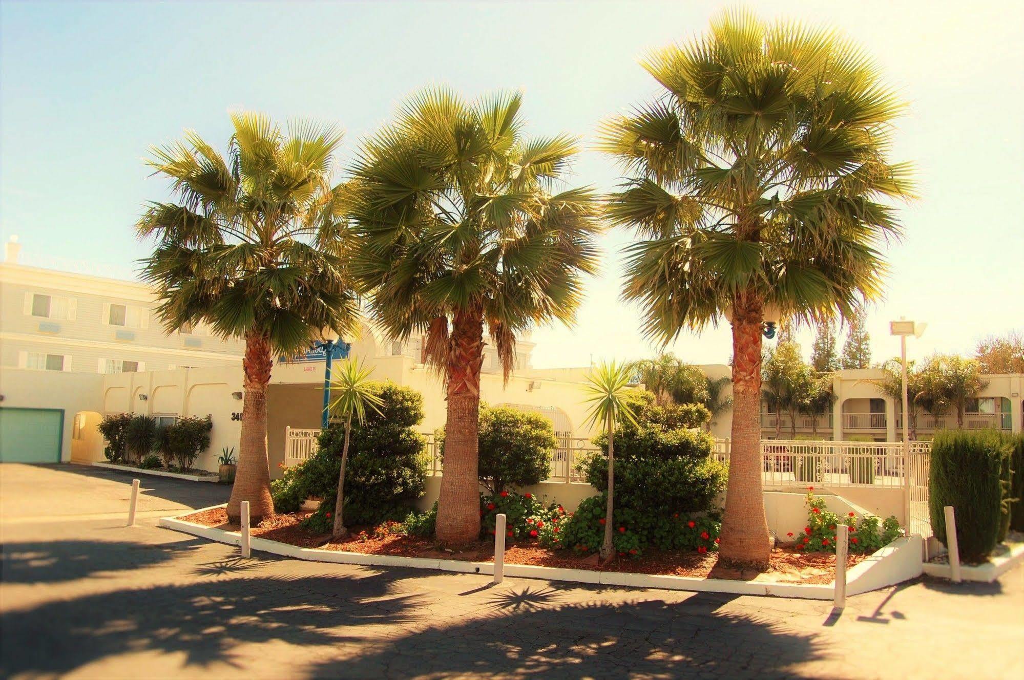 Travelodge By Wyndham Los Banos Ca Экстерьер фото